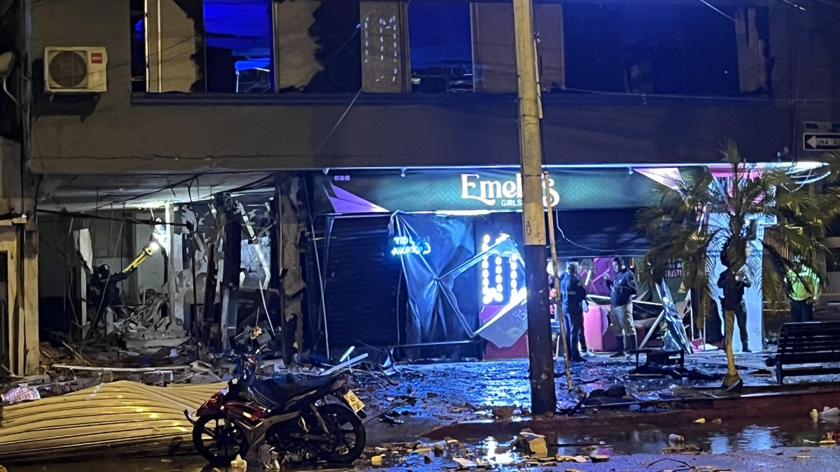 El atentado explosivo dejó parcialmente destruida una discoteca