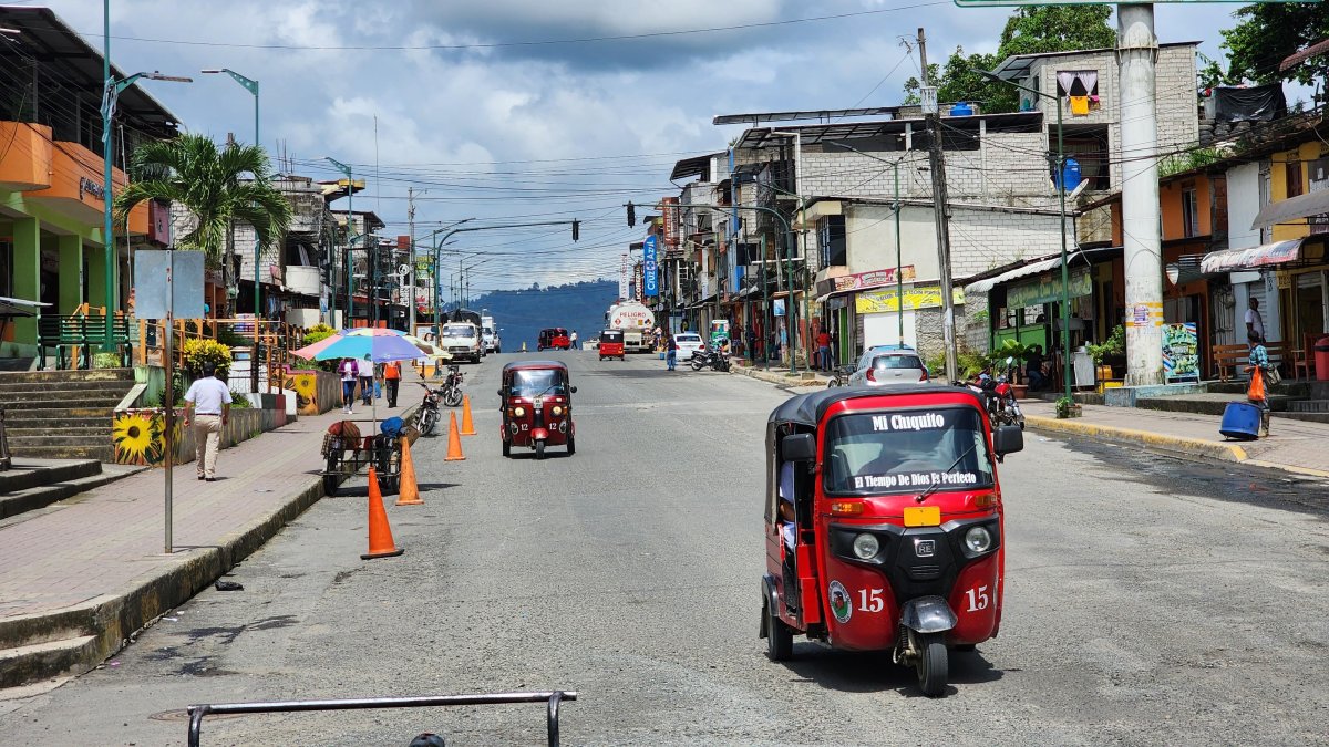 En Quinindé, la solidaridad se hizo vida: una madre dio a luz en una tricimoto gracias al apoyo de un mototaxista que se convirtió en héroe inesperado.