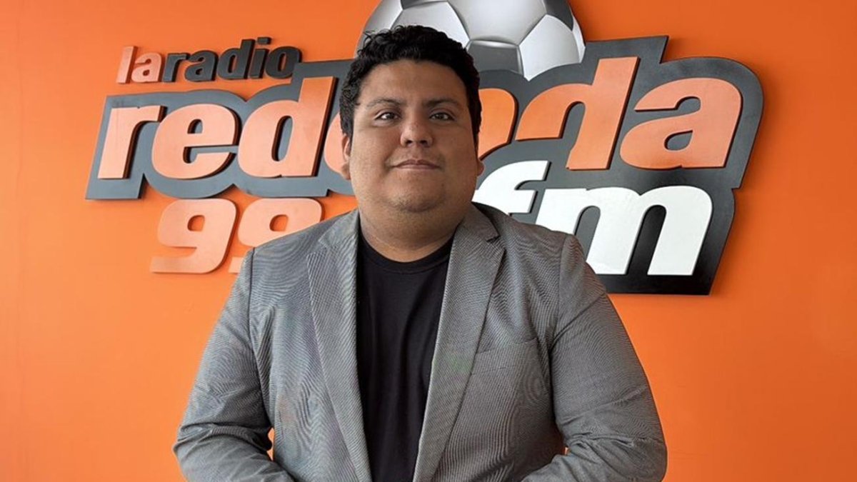 Schuberth Suing cumplió reto viral por Barcelona SC y ahora promete lanzarse en paracaídas.
FECHA: 12/03/2026
AG-AGENCIA
AG-PERIODISTA