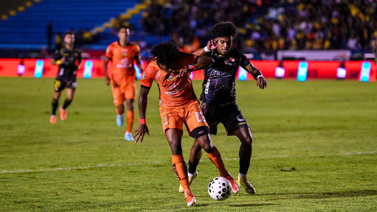 Barcelona SC sumó un empate en la visita a Libertad.