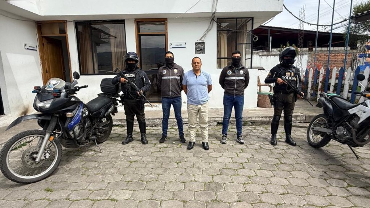 El militar habría abusado de su propia hija.