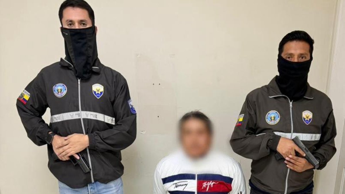 El sospechoso de 48 años, fue detenido por agentes de la UNASE en la calle Club Tungurahua, en Ambato, un año después del secuestro a una comerciante.
