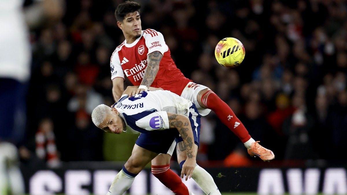 Piero Hincapié será titular en la defensa de Arsenal.