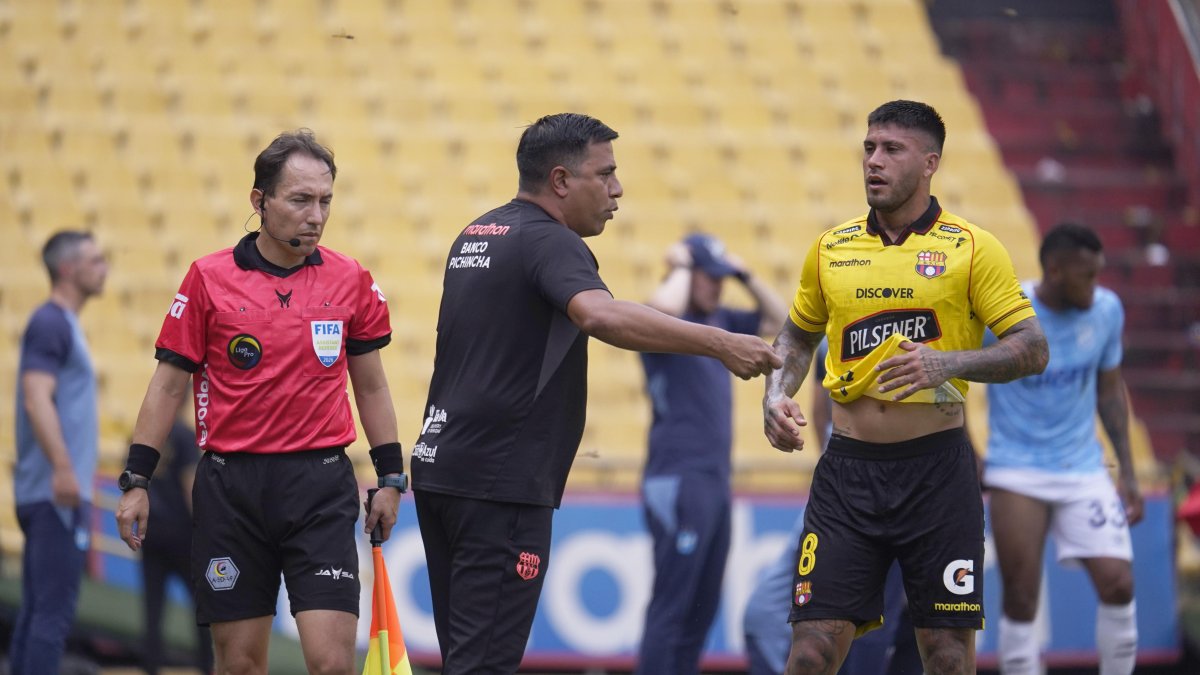 César Farías, entrenador de Barcelona SC.