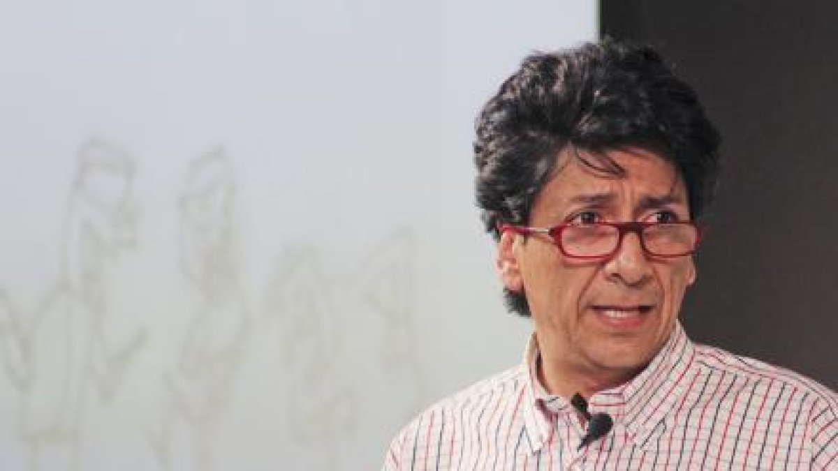 Bonil explicando su decisión de abandonar el periódico para mantener su independencia editorial.