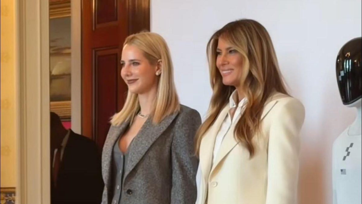 Lavinia Valbonesi junto a Melania Trumo en Washington.