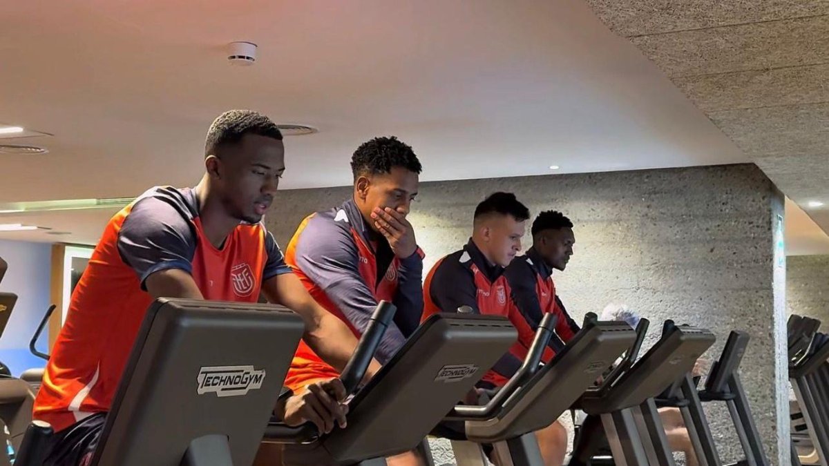 Willian Pacho trabajando en la Selección de Ecuador.