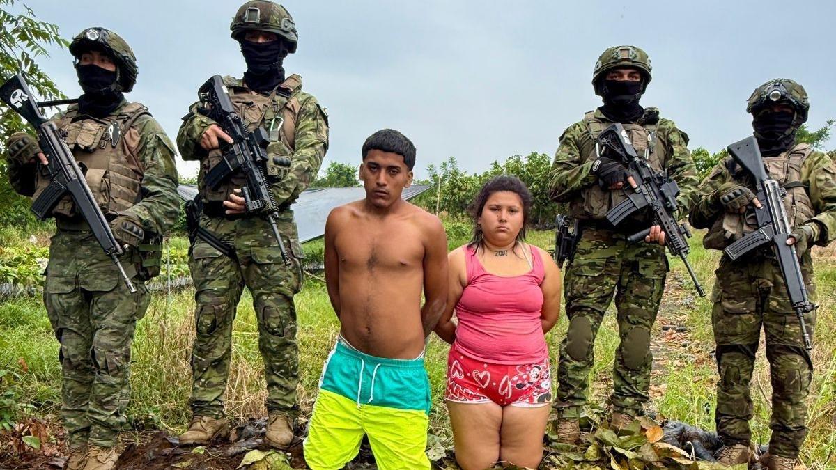 Ejército golpea a Los Lobos en Quinsaloma: decomisa fusiles y captura a cuatro miembros