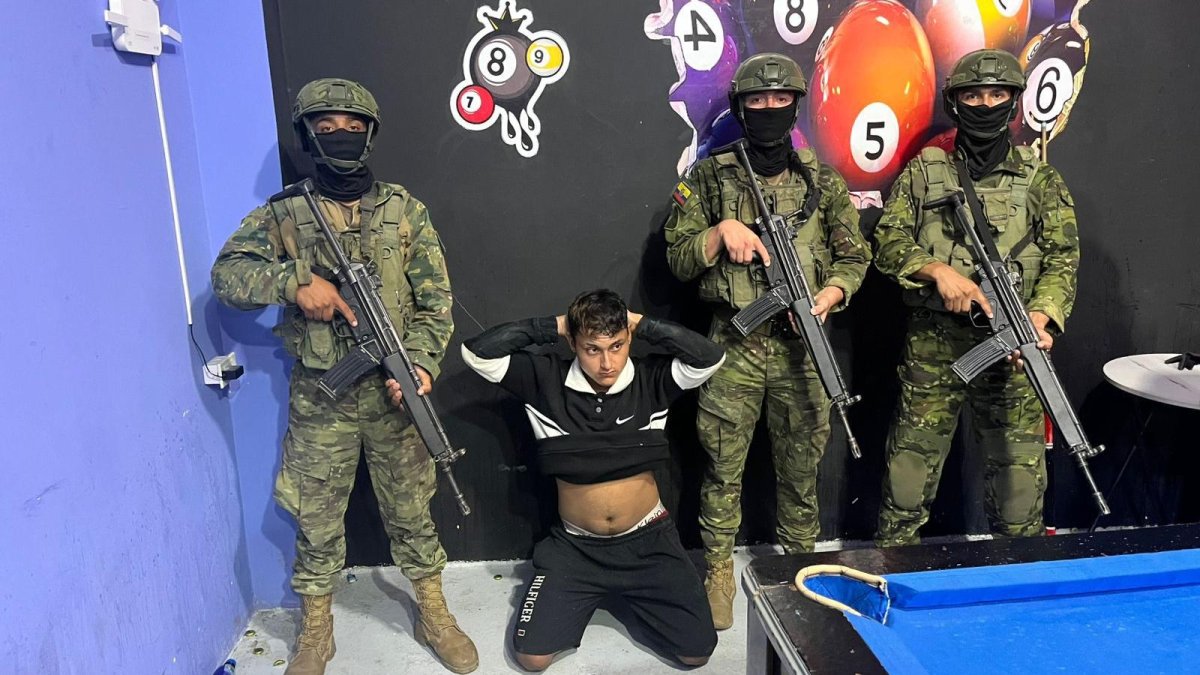 Uno de los operativos se realizó dentro de un billar.