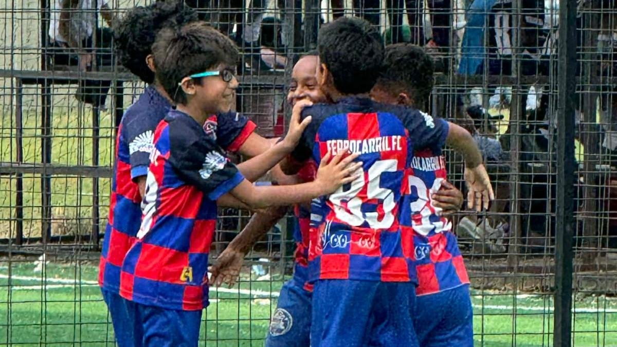 El equipo de Ferrocarril Fc de Durán Sub 10 que es dirigido por Marlon Ayoví.