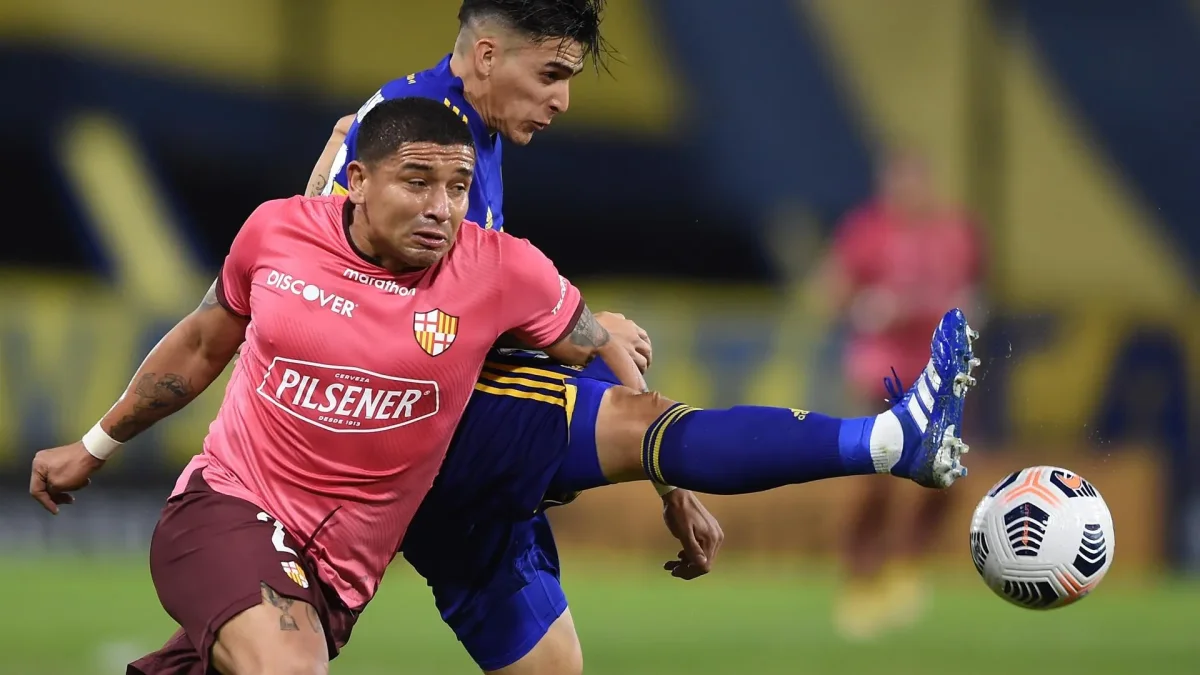 Mario Pineida estuvo en el 2021 con Barcelona SC enfrentando a Boca Juniors en La Bombonera.