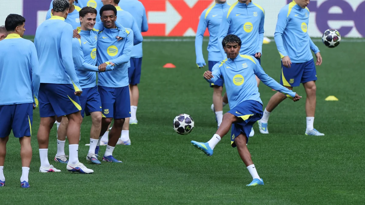 Lamine Yamal durante el entrenamiento del Barcelona previo al partido ante Atlético de Madrid.