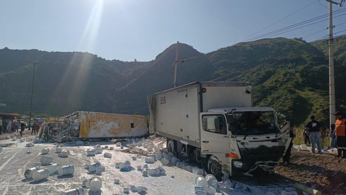 Accidente en Guayllabamba: ¿Quiénes eran los ocupantes del bus que dejó dos fallecidos?