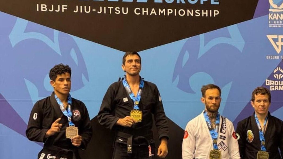 Ecuatoriano José Gallardo gana oro en jiu-jitsu en Europa