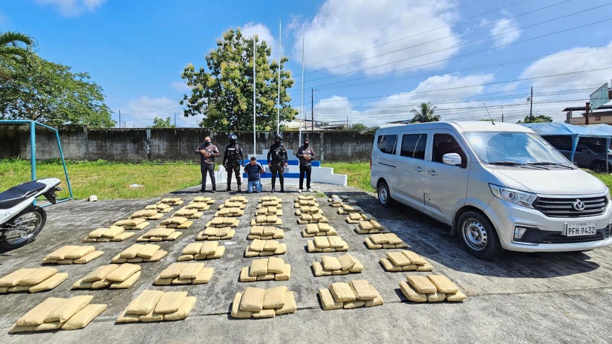 Golpe al tráfico de drogas en Esmeraldas: Incautan 457 mil dosis de marihuana en Quinindé