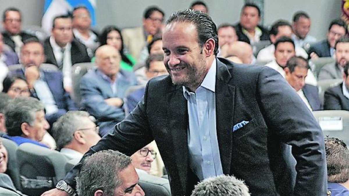 Para Egas, que asumió la presidencia de la FEF a principios del año, quizá dentro de un mes la pregunta sobre el futuro de Gómez “sí sea oportuna”.