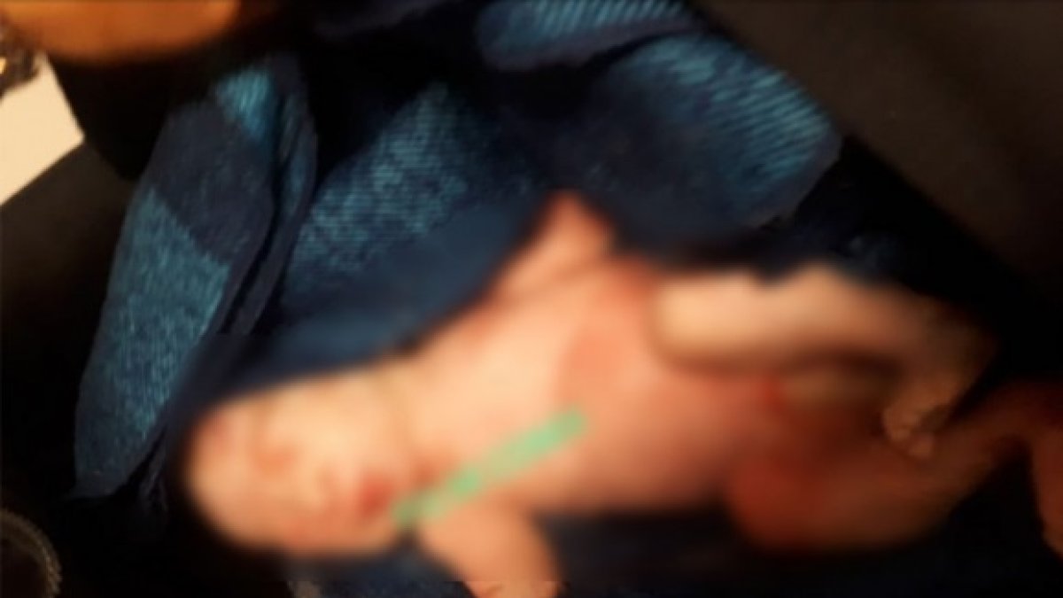 La pequeña de 36 semanas de gestación fue abandonada totalmente desnuda.