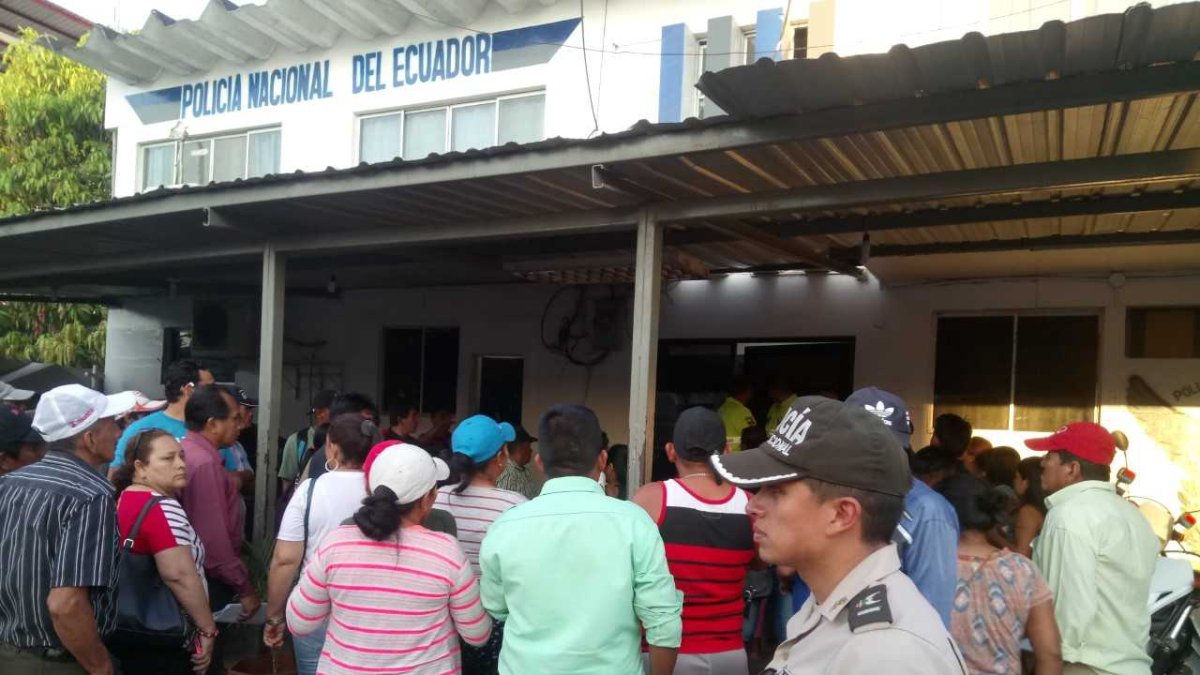 Nueve personas quedaron detenidas para investigaciones.