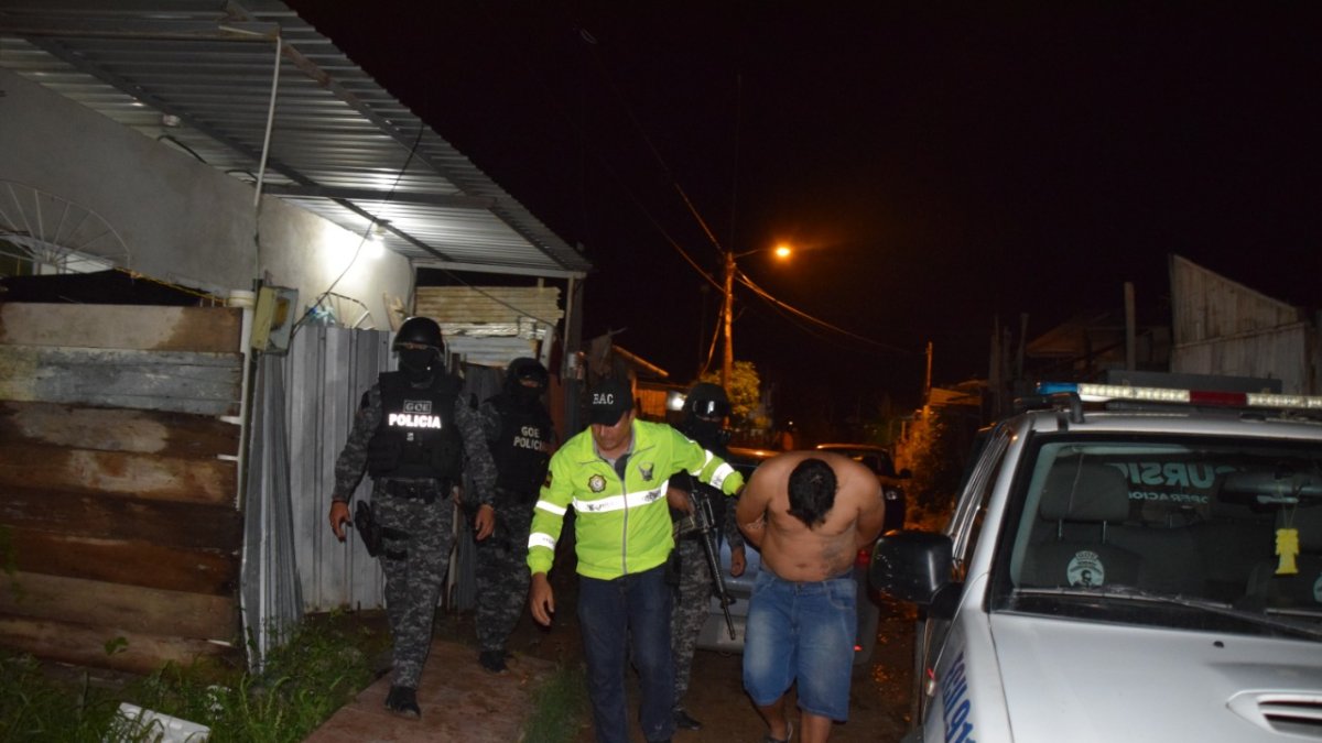 Agentes de Siprobac allanaron una vivienda, ubicada en el barrio Virgen de Fátima, que funcionaba como centro de acopio de droga, dinamita y armas.