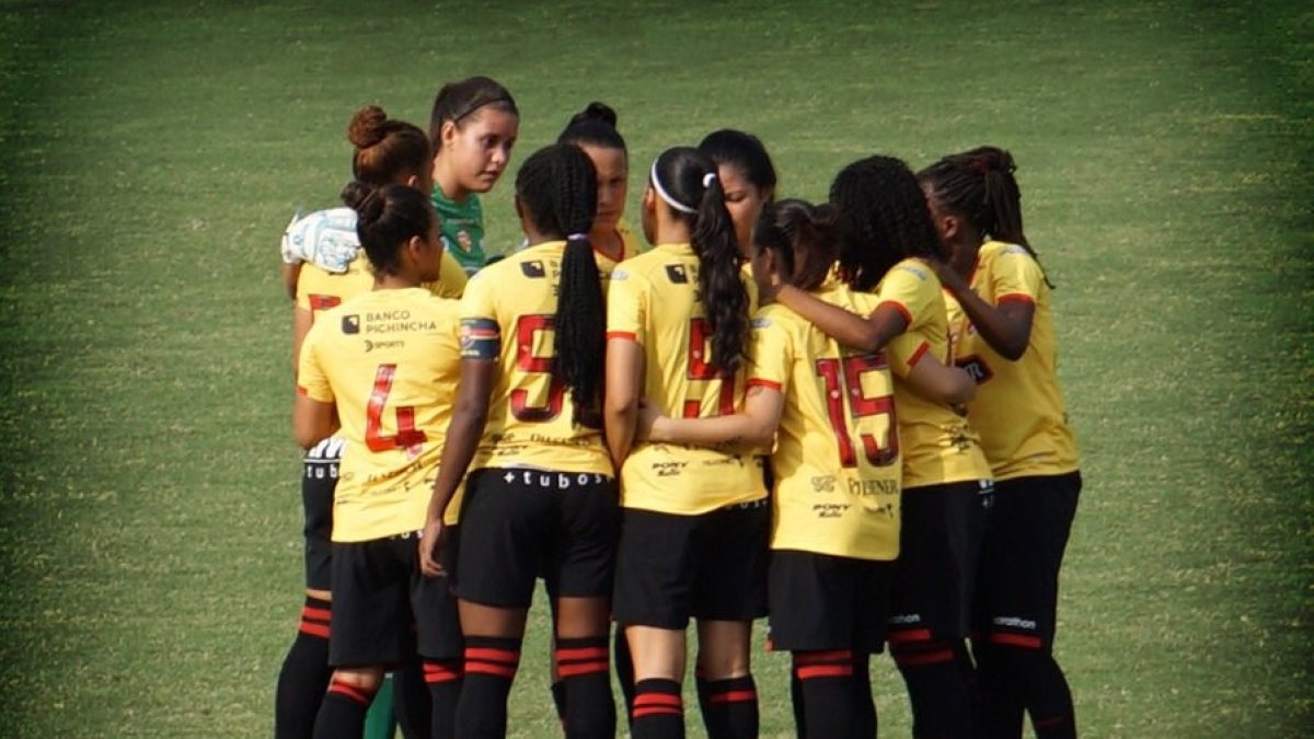 Las chicas de Barcelona se mantienen invictas y lideran el grupo 1 de la SuperLiga femenina de fútbol.