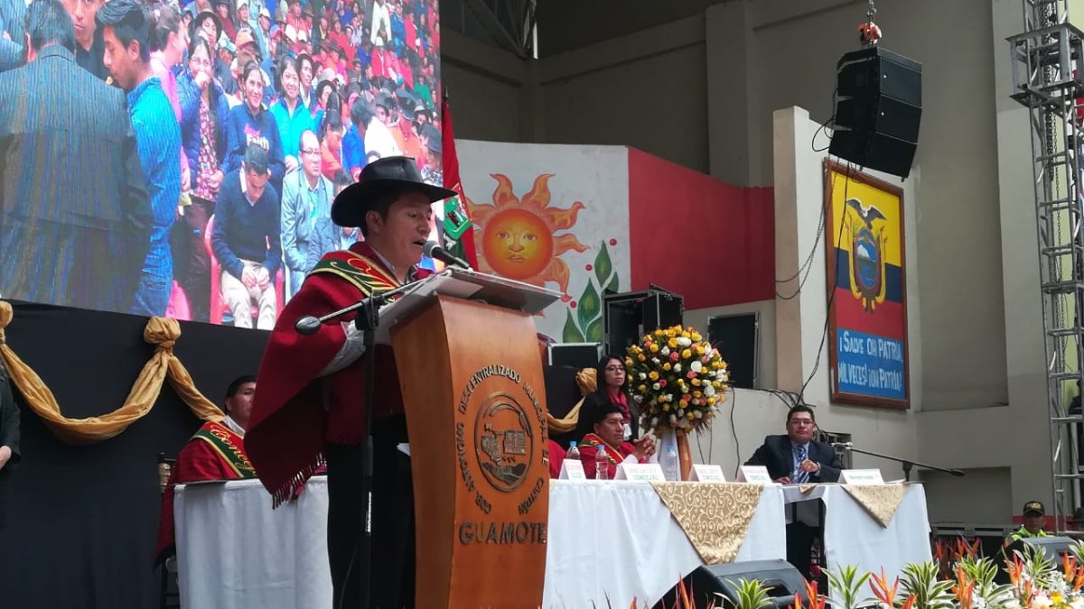 La ceremonia de posesión de Delfín Quishpe y los concejales se cumplió siguiendo rituales andinos.