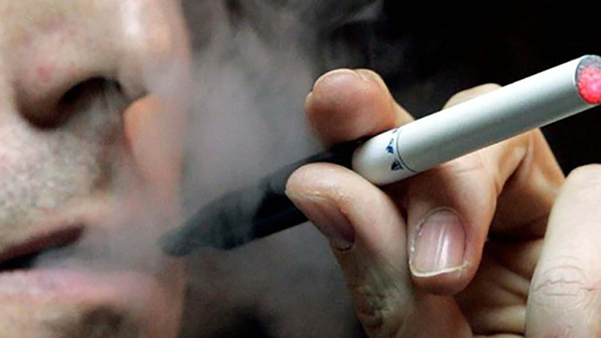 El aparato le estalló en la cara, pequeños trozos cortaron una arteria y otros se le incrustaron en el cráneo.