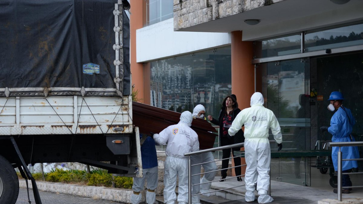 Los cuerpos fueron retirados de la morgue. Estuvieron un mes allí y nadie los reclamó.