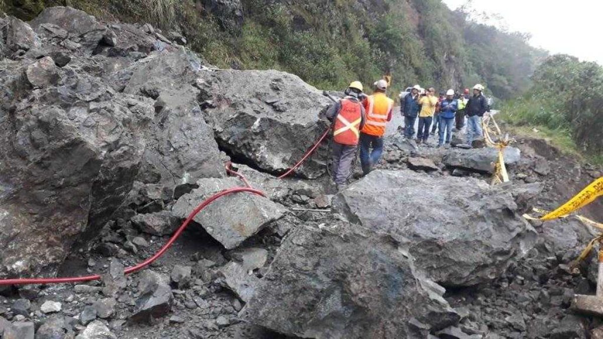 La magnitud de los escombros complicaron las labores de limpieza.