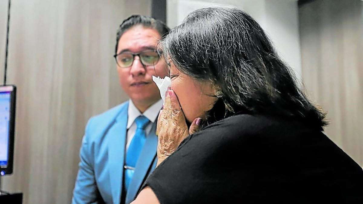 María Rocío Lema lloró mientras narraba la última conversación que mantuvo con su hijo y cómo luego le exigían dinero haciéndose pasar por él.