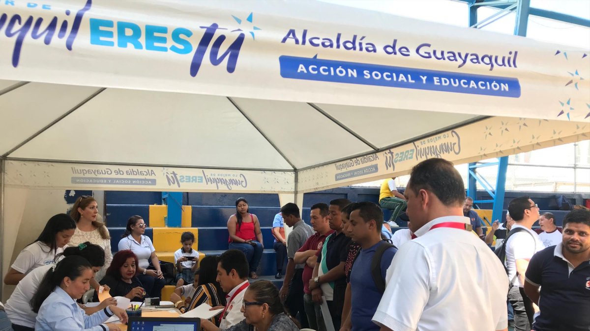 La iniciativa es parte del programa Más Libros de la Municipalidad de Guayaquil y comprende textos de matemáticas, ciencias naturales, ciencias sociales y lenguaje.