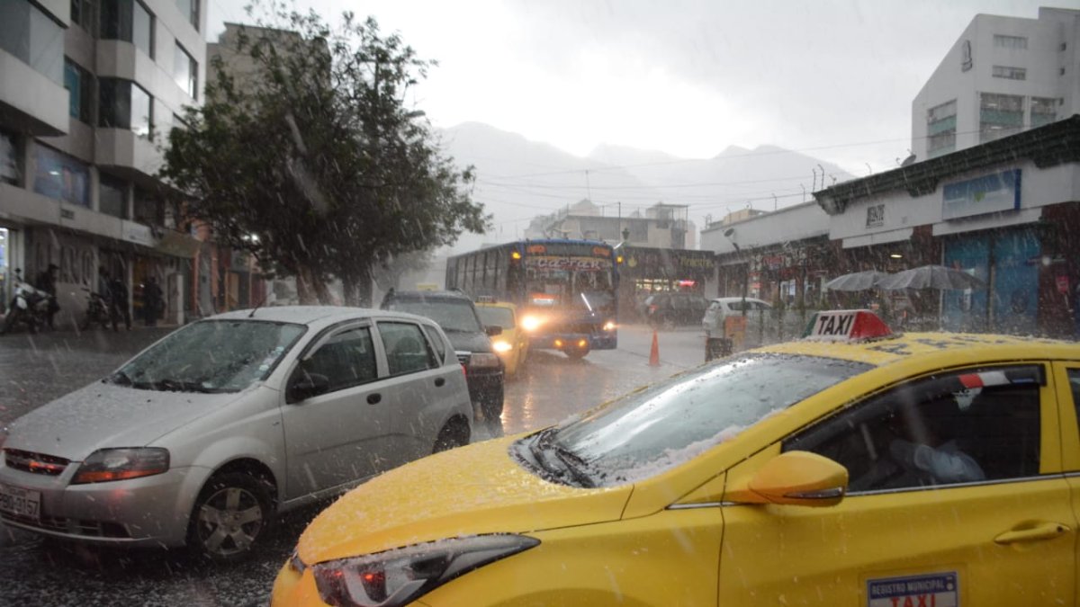Se reportaron inundaciones en Ciudadela Ibarra, Quitumbe y Chillogallo.