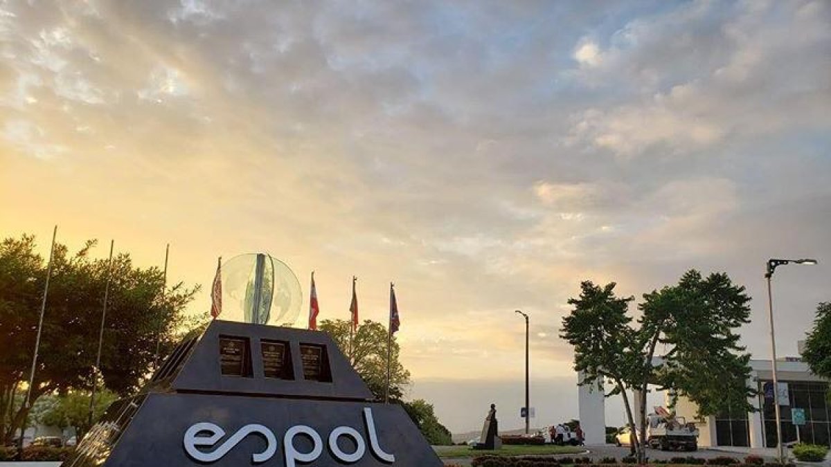 Referencial. A través de un comunicado, difundido en redes sociales, la Escuela Superior Politécnica del Litoral anunció la reincorporación de su insignia.