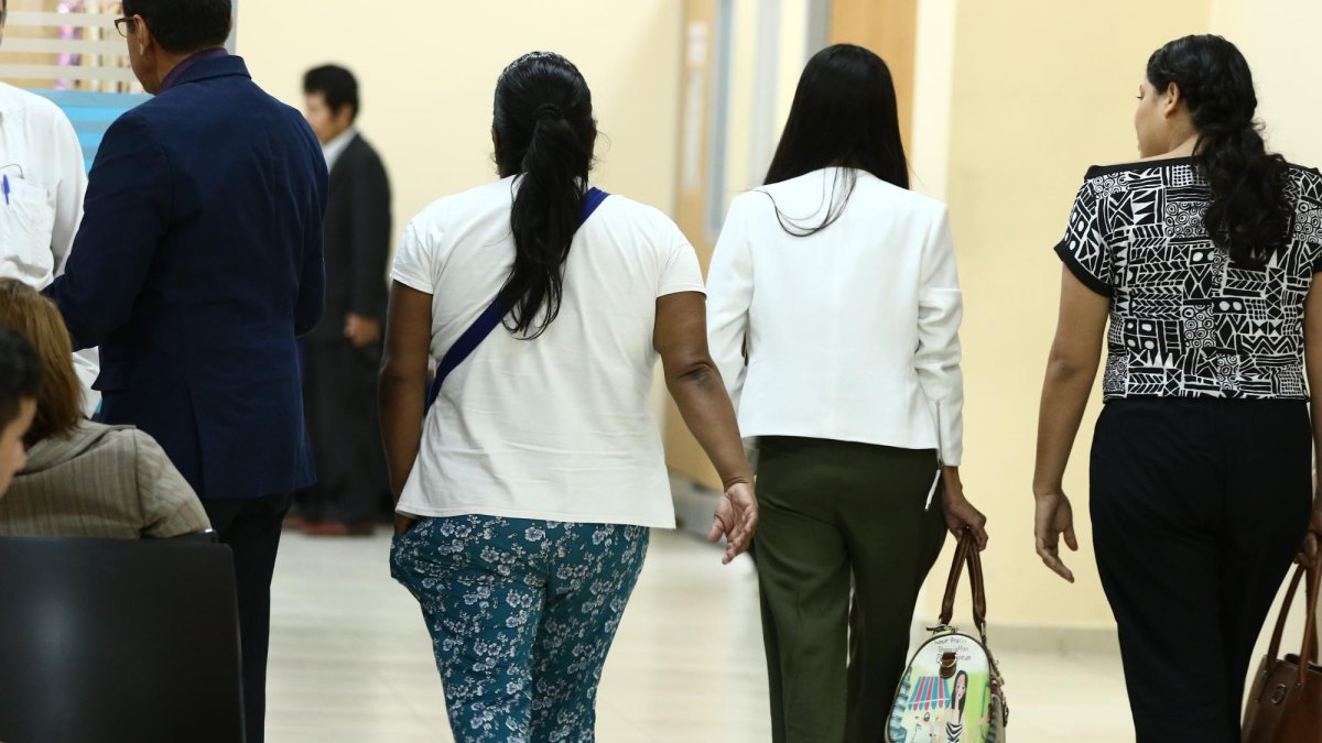 La mujer indicó que una vecina vio como los dos venezolanos abrieron el local pasadas las 22:00 del domingo y se llevaron todo.
