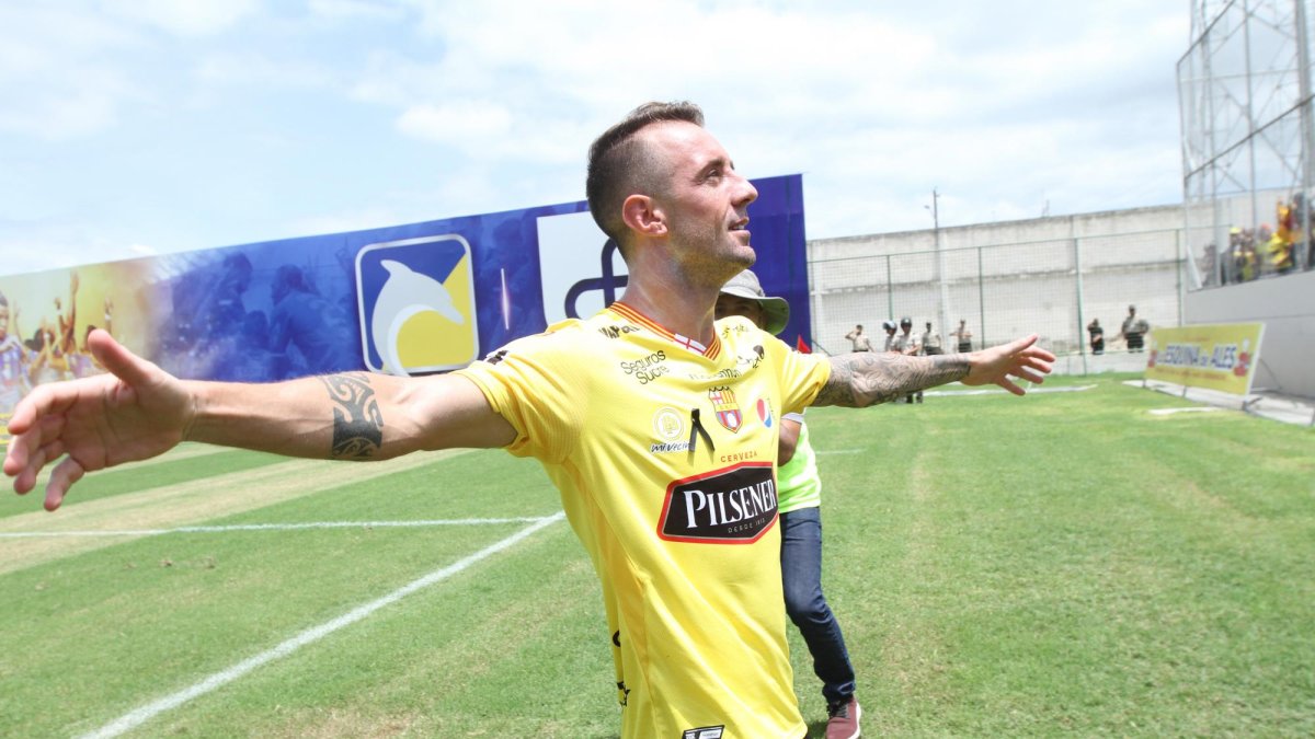 Díaz seguirá usando el 10 hasta diciembre de 2021, pero lo más ponderable es lo que resignó por quedarse.