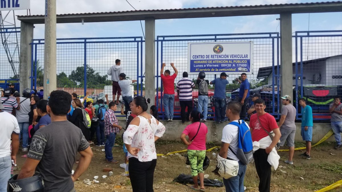 Los dueños de las motos incineradas, advierten que tomarán medidas en contra de los vigilantes que realizan operativos de control.
