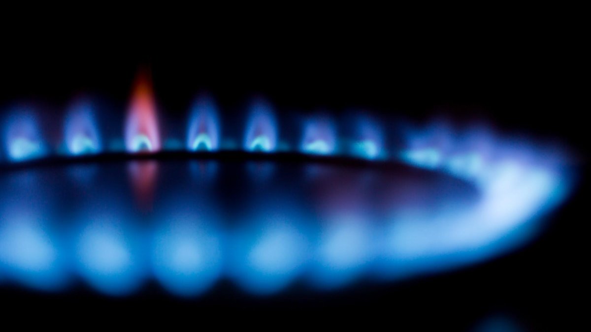 Referencial. La mujer habría calentado un cuchillo en una hornilla de la casa para quemar a los niños.