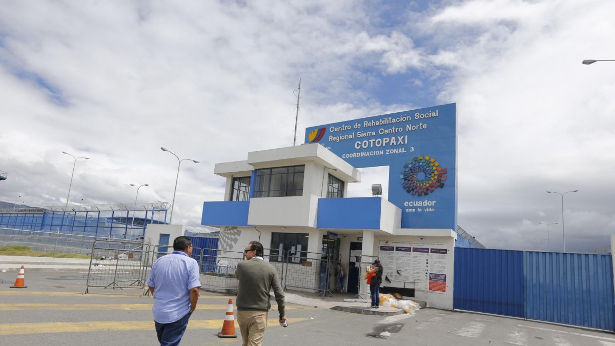 Juan Andrés M. y los hermanos Jhon Alexander y Danny Paúl C. comparecerán desde Latacunga dentro de la instrucción fiscal que lleva a cabo el Ministerio público para esclarecer los hechos ocurridos en un bar al norte de Quito.