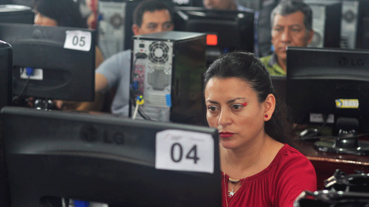 El proceso educativo tiene una duración de 5 meses por cada grado.
