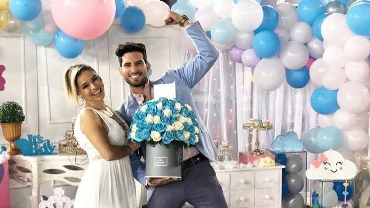 Ricardo Blanco y Fernanda Gallardo celebran el sexo de su bebé.