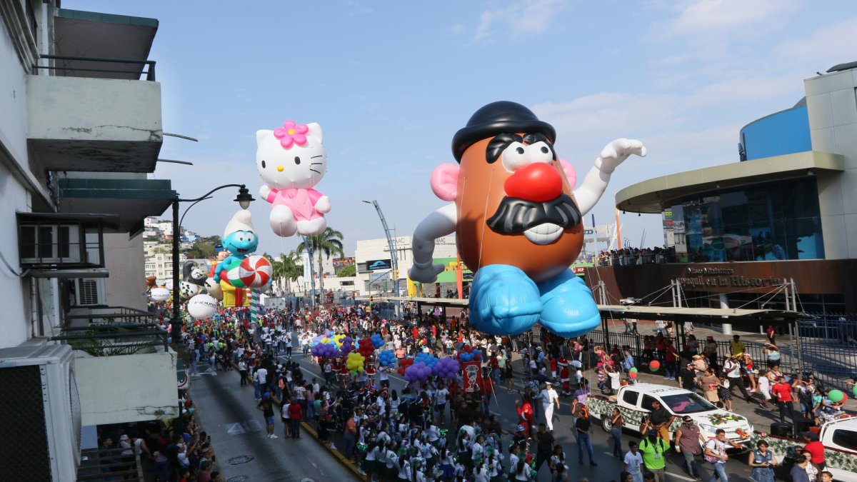 Por su amplitud, la calle Quito fue escogida por las autoridades para ser el escenario de este espectáculo.