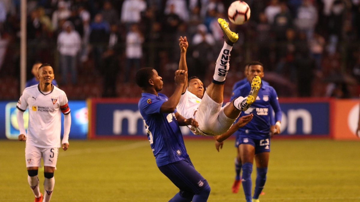 El próximo 8 de mayo se definirá el destino de los azules y albos.