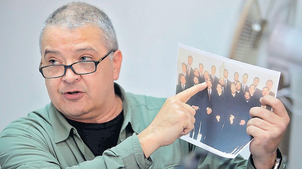 El periodista peruano acusa al arzobispo Eguren de abusos sexuales y físicos a miembros de un grupo religioso.