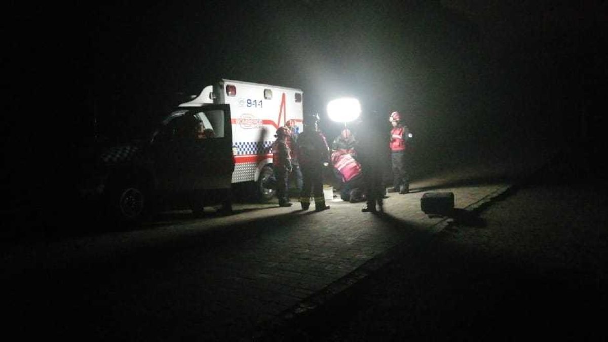 El hombre fue rescatado luego de seis horas.