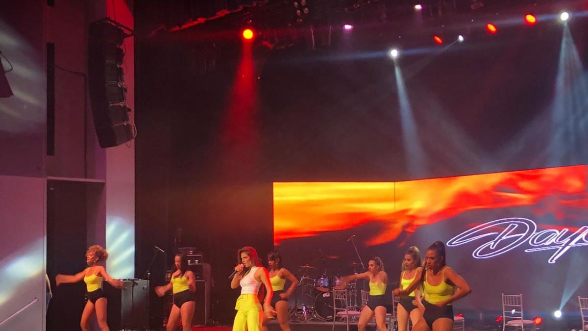 Dayanara Peralta deslumbró a la audiencia con el tema “El Innombrable”.