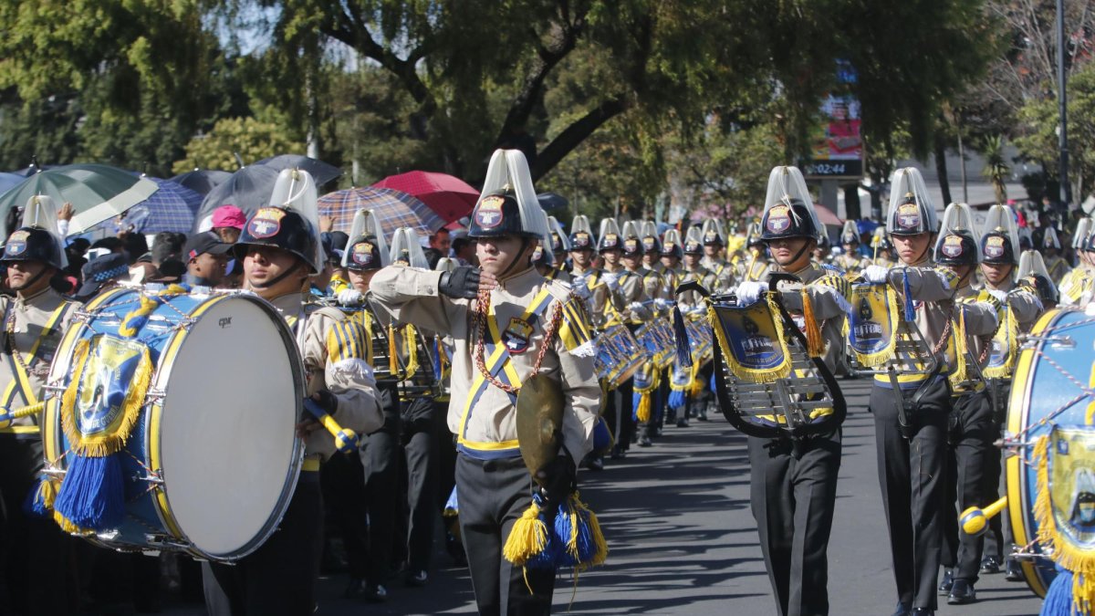 Las Fuerzas Armadas rindieron homenaje al Primer Grito de la Independencia con un desfile.