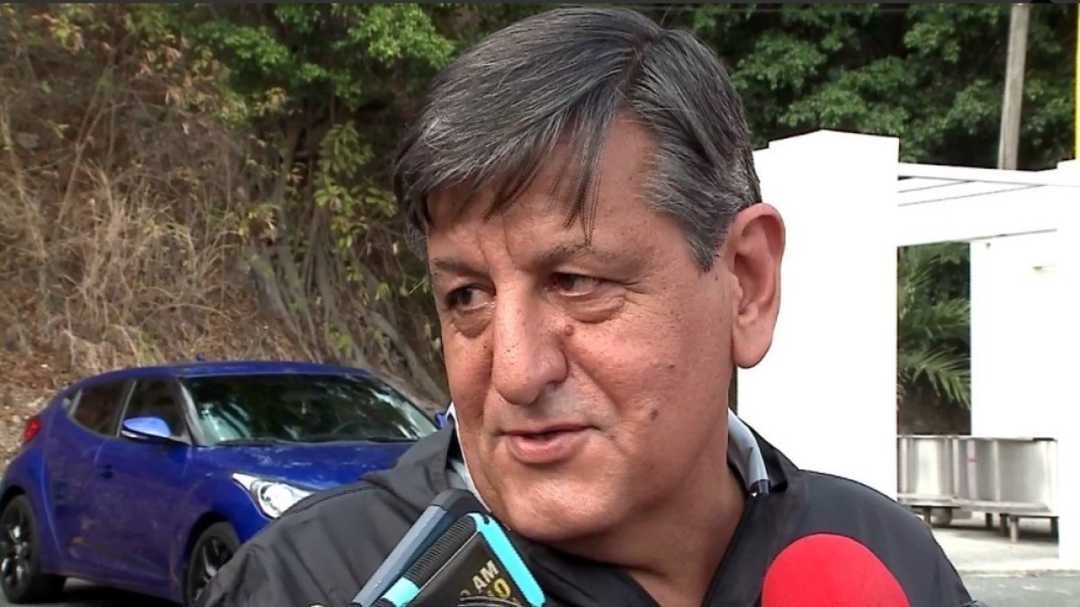 Rubens Valenzuela asegura que Barcelona le adeuda tres meses de sueldo.