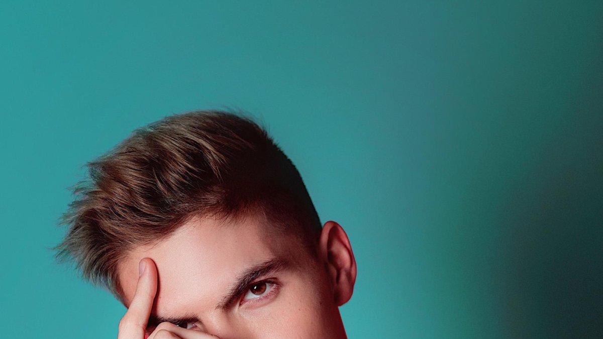 El ecuatoriano será el encargado de abrir los shows del boricua en Quito y Guayaquil. Aprovechará para interpretar su más reciente melodía.