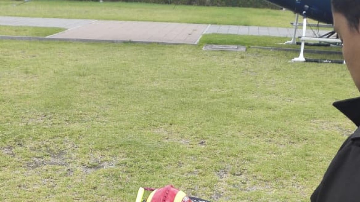 Personal de emergencia organiza labores de búsqueda.