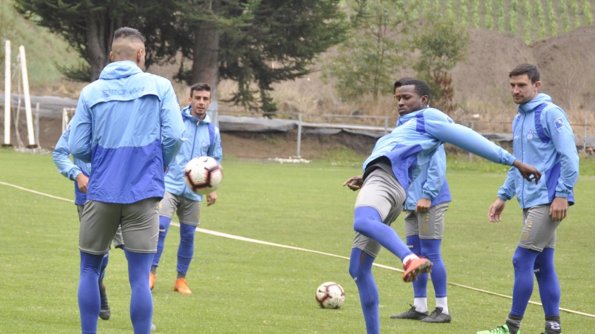 Mario Rizotto, volante uruguayo de Macará, aseguró que están mentalizados en sumar de tres y seguir en la parte alta de la tabla de posiciones.