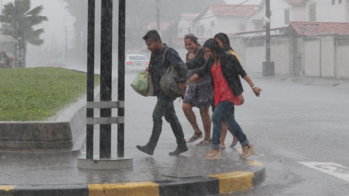 El Inamhi también informó que se espera se intensifiquen las lluvias en la Costa.